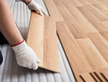 Šta učiniti ako laminat škripi : saveti za kućne popravke