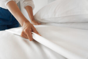 Jednostavan TikTok trik: Kako izravnati posteljinu bez peglanja